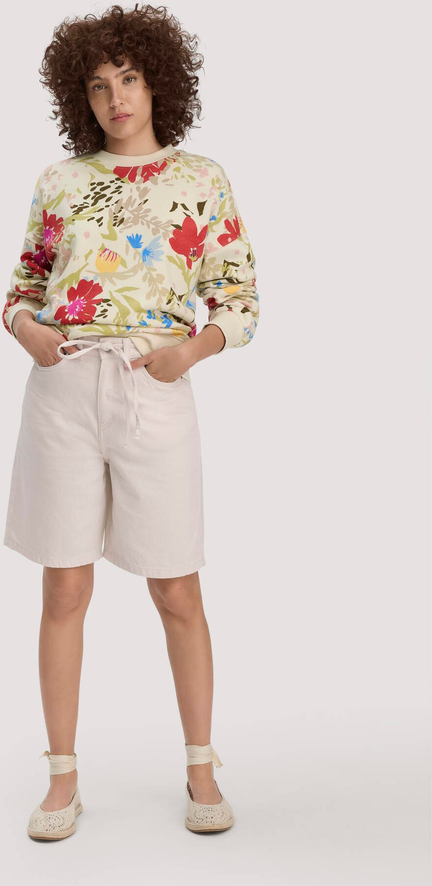 hessnatur Damen Jeans Bermuda UNDYED aus Bio-Baumwolle und TENCEL™ Lyocell - natur - Größe 26