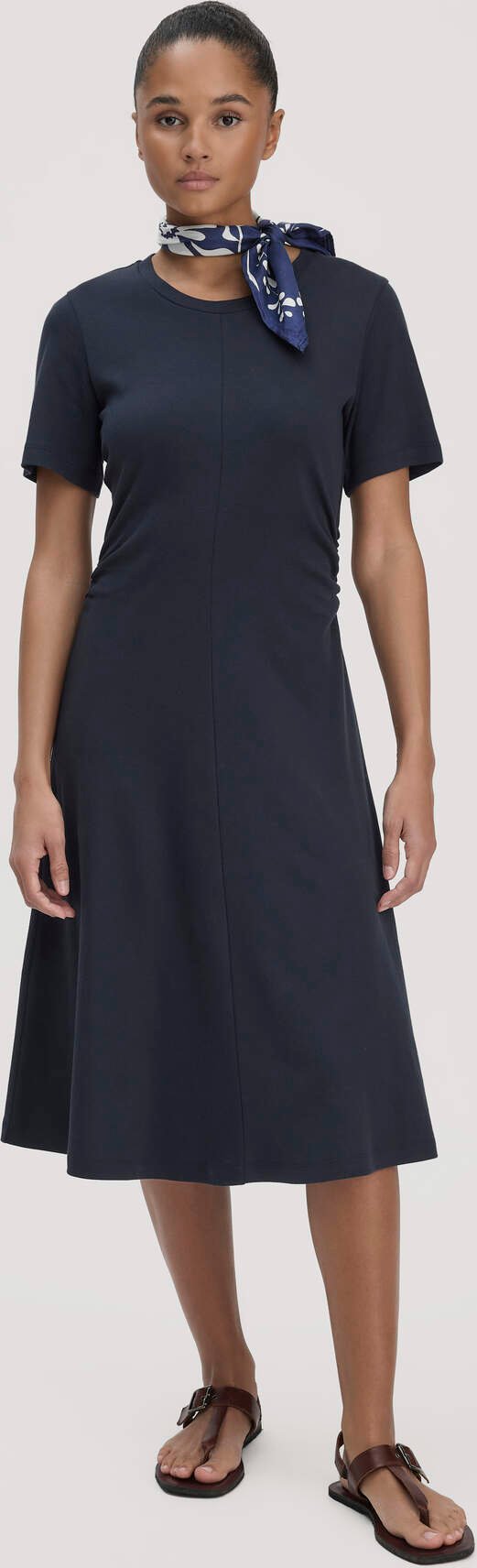 hessnatur Damen Jersey Kleid Kniebedeckend Slim aus Bio-Baumwolle - blau - Größe 48