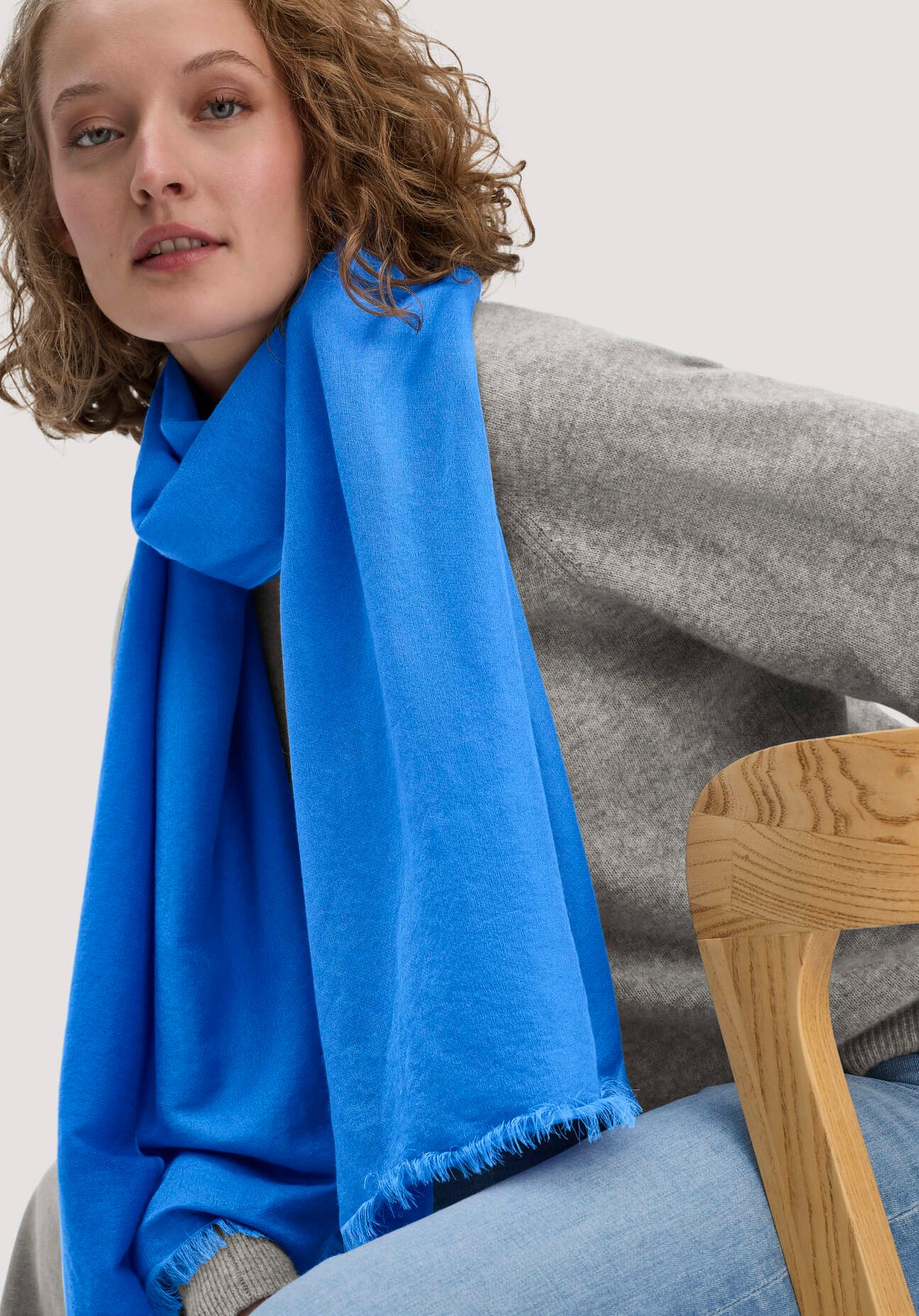 hessnatur Damen Schal aus Schurwolle mit Seide - blau - Größe 45x200 cm
