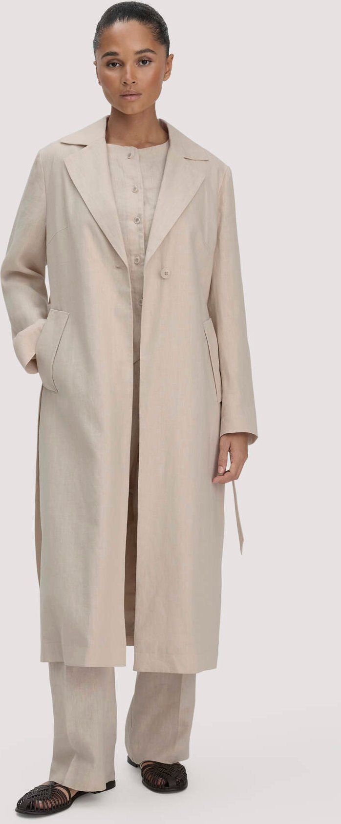 hessnatur Damen Mantel Regular aus Leinen - beige - Größe 48