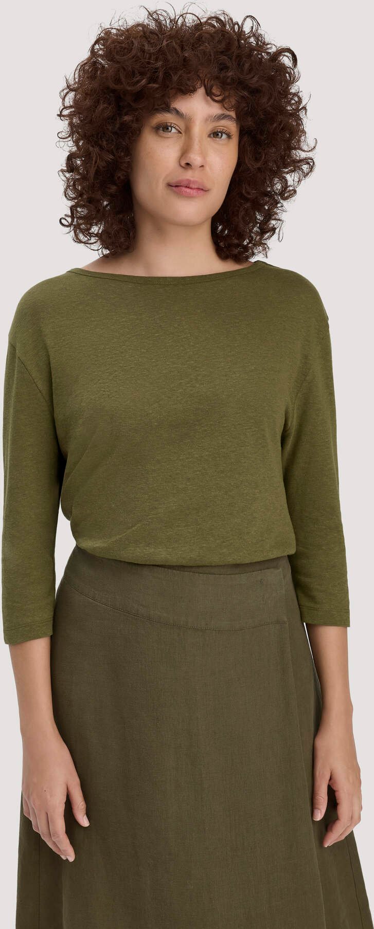 hessnatur Damen Longsleeve Relaxed aus Leinen mit reiner Bio-Baumwolle - grün - Größe 38