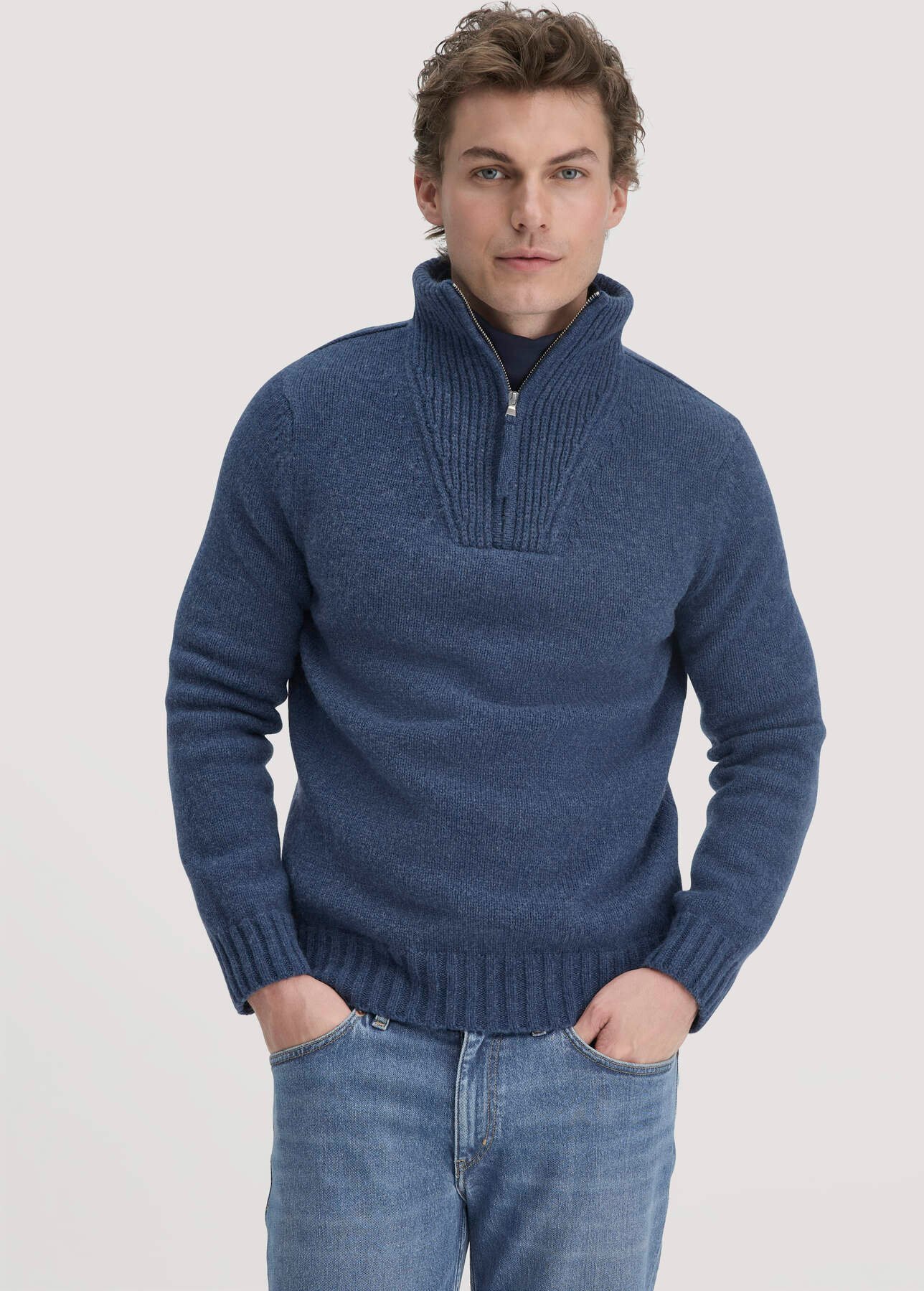 hessnatur Herren Strick Troyer Regular BETTER RECYCLING aus Bio-Merinowolle - blau - Größe XXL