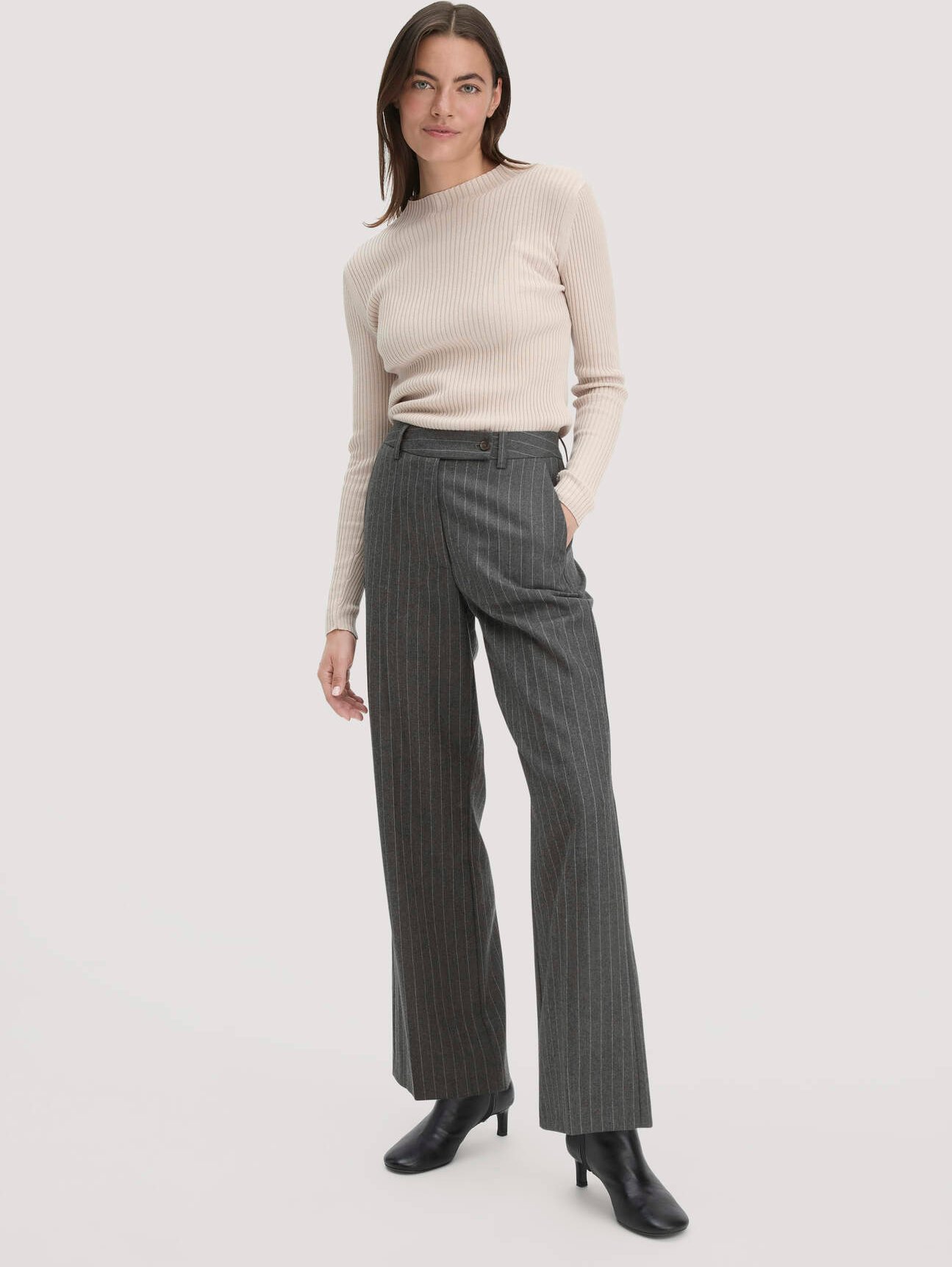 hessnatur Damen Hose Nadelstreifen Relaxed aus Bio-Schurwolle - grau - Größe 36