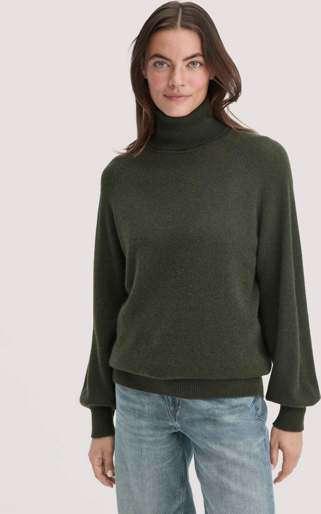 hessnatur Damen Rollkragen Pullover Relaxed BETTER RECYCLING aus Cashmere - grün - Größe XXL