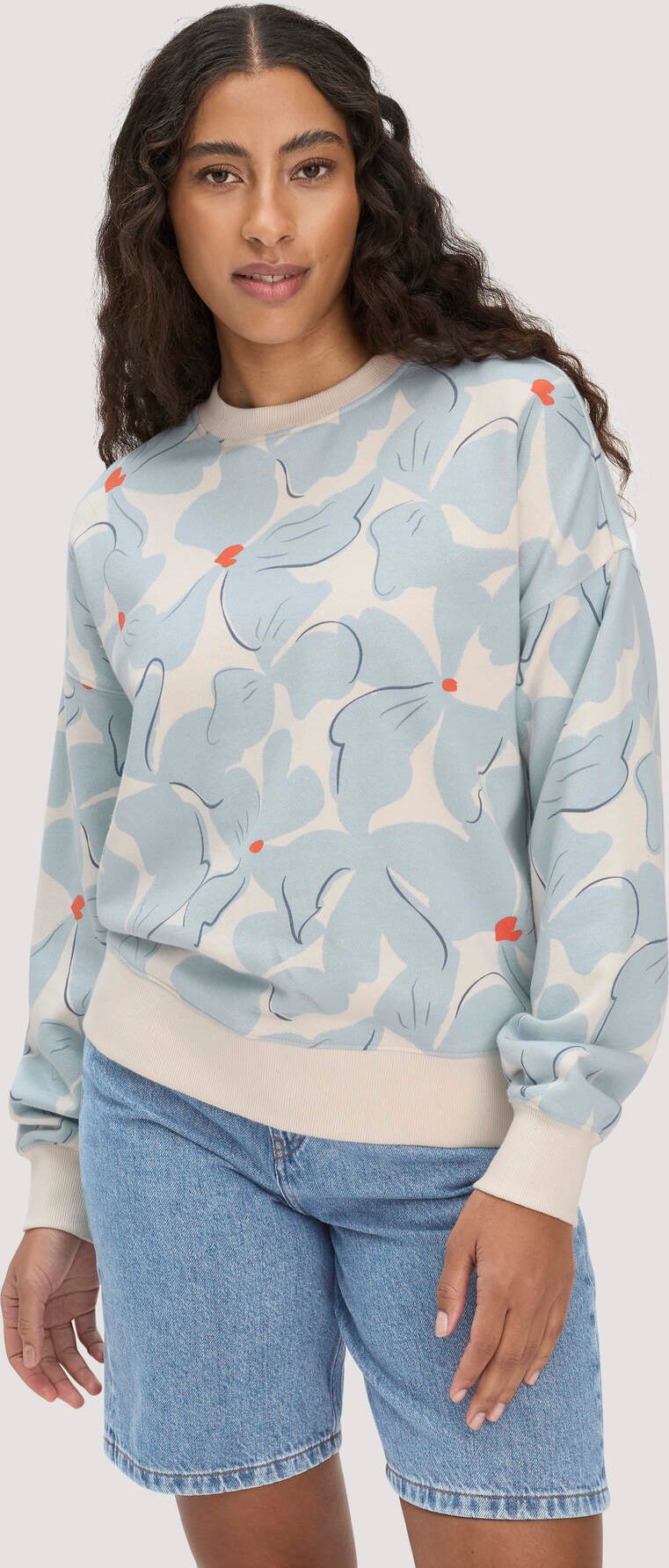 hessnatur Damen Print Sweatshirt Oversize BETTER RECYCLING aus Bio-Baumwolle - blau - Größe XL