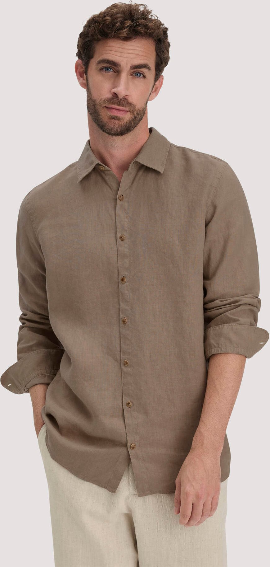 hessnatur Herren Hemd Regular aus Leinen - lehm - Größe XL43/44