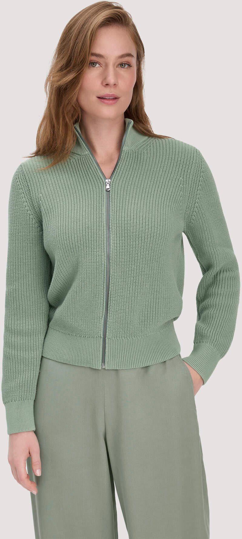 hessnatur Damen Strick Jacke Regular aus Bio-Baumwolle - grün - Größe M