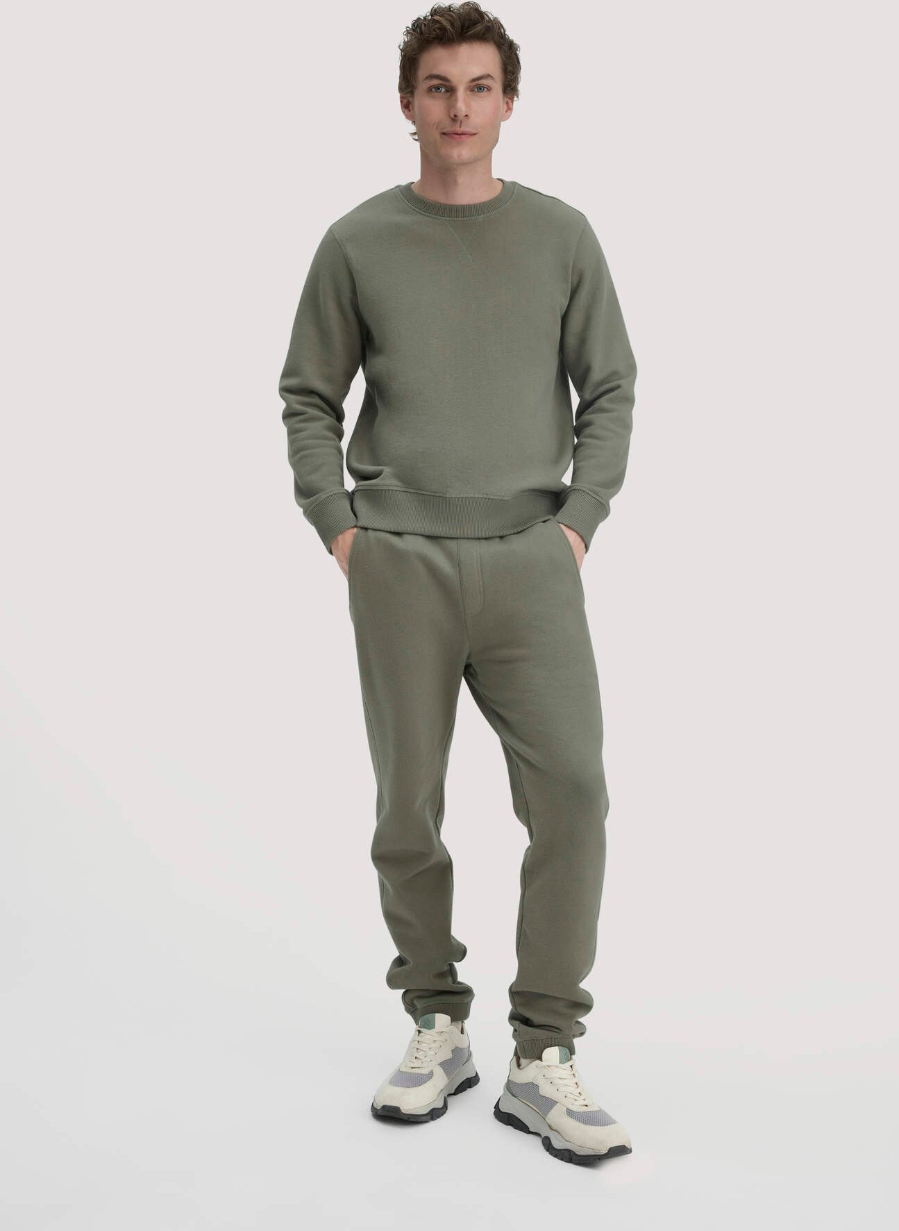 hessnatur Herren Sweathose TRIAS Relaxed aus Bio-Baumwolle - grün - Größe 48