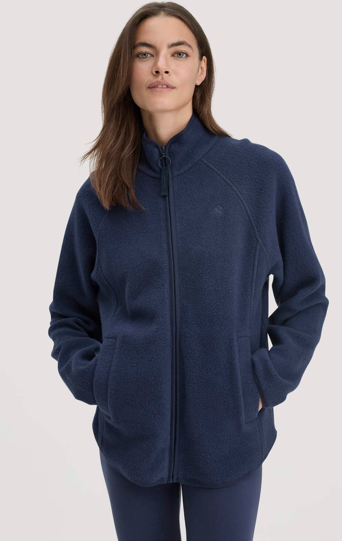 hessnatur Loungewear Fleece Jacke Relaxed ACTIVE LIGHT aus Bio-Baumwolle - blau - Größe XS