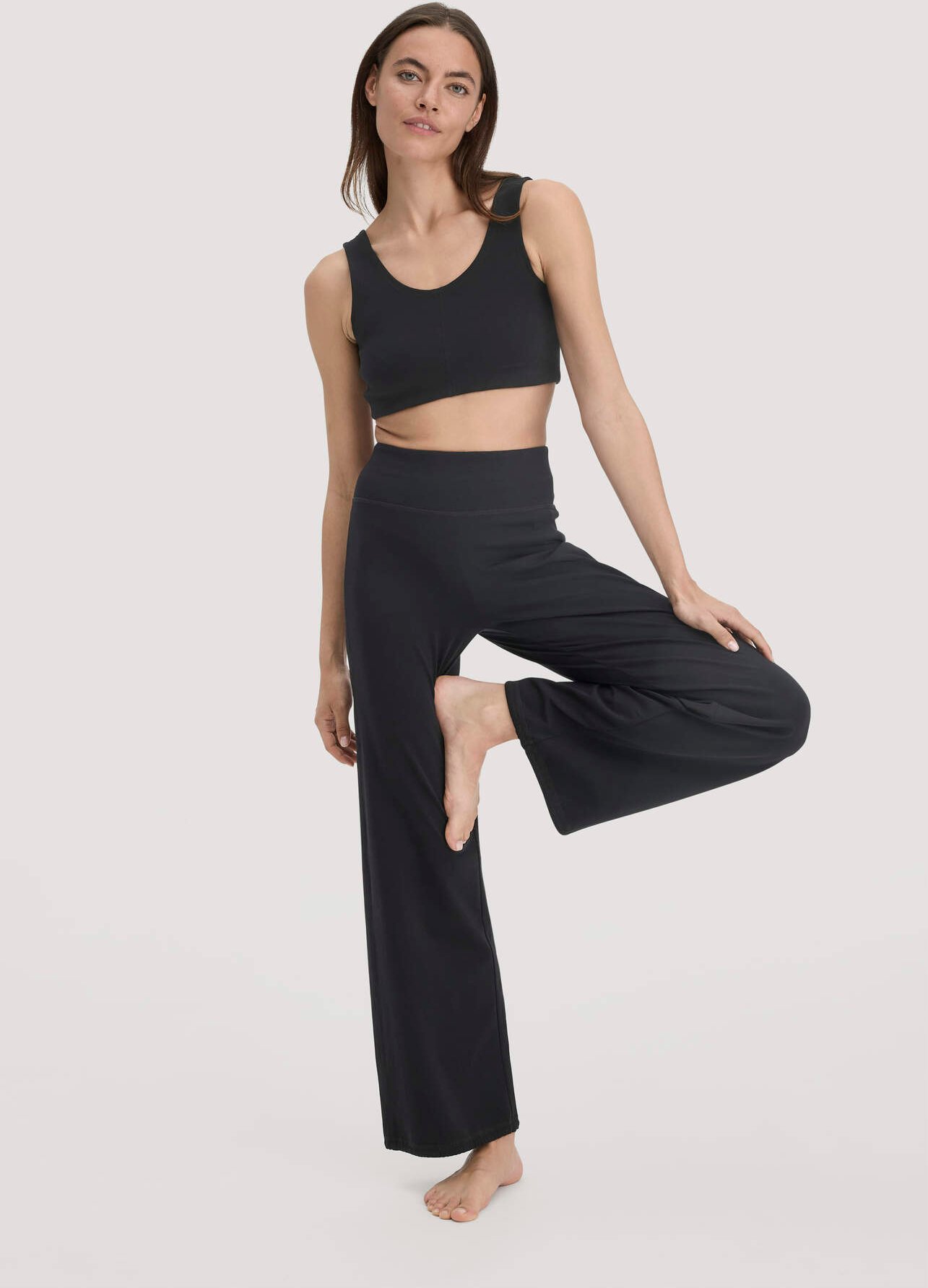 hessnatur Loungewear Hose Regular ACTIVE LIGHT aus Bio-Baumwolle - schwarz - Größe XXL