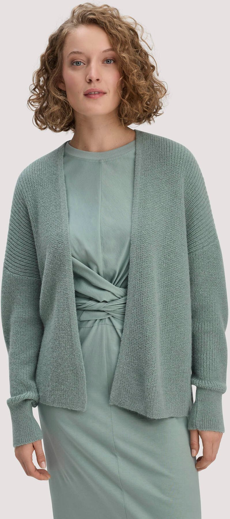 hessnatur Damen Strick Jacke Oversize aus Alpaka - grün - Größe L