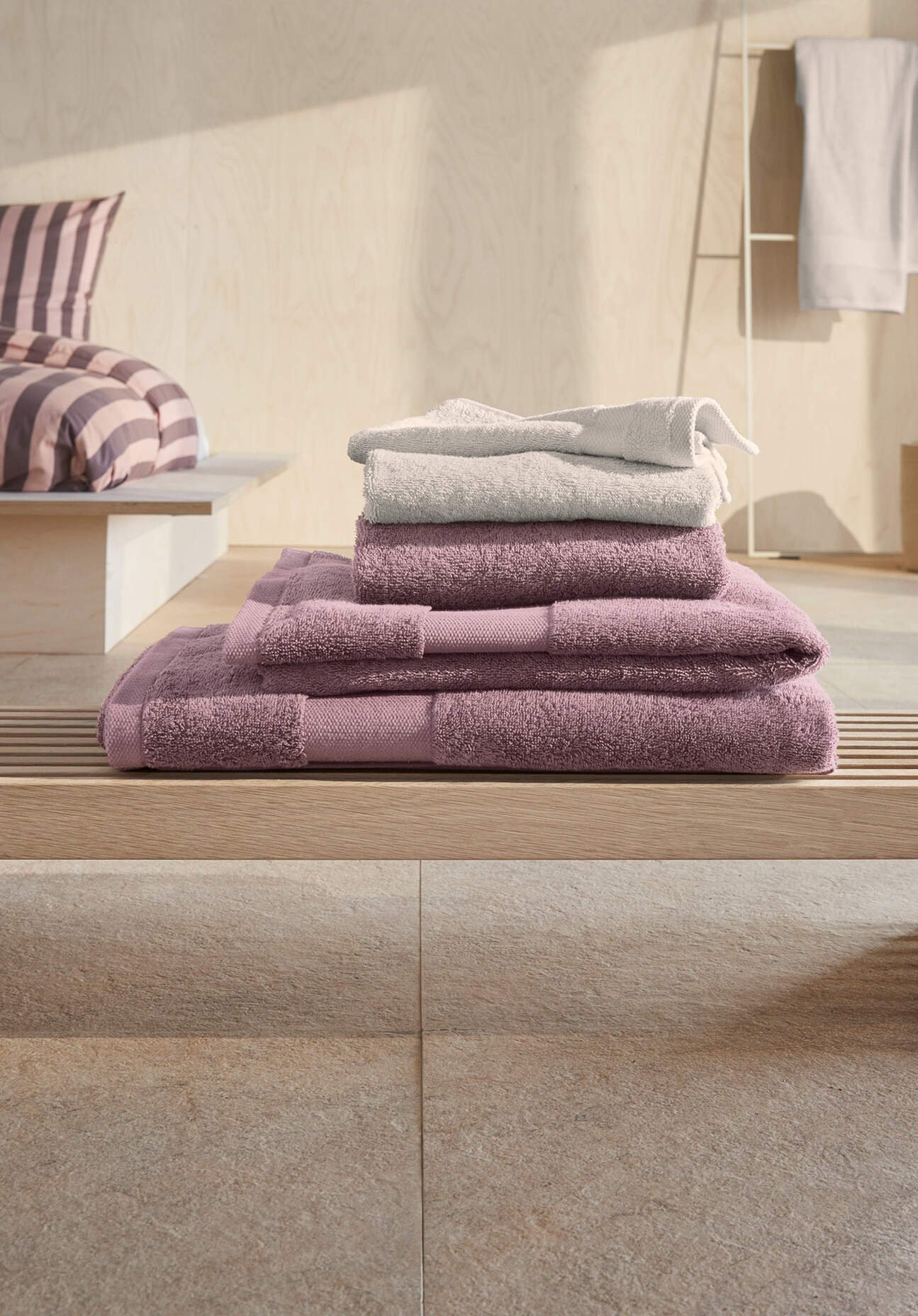 hessnatur Frottier Handtuch aus Bio-Baumwolle - beige - Größe 50x100 cm