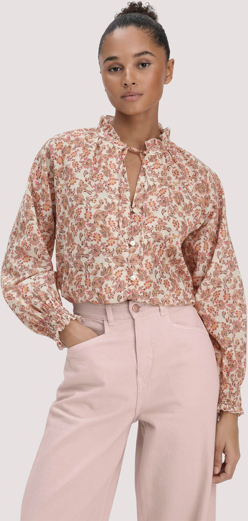 Thumbnail - hessnatur Damen Print Bluse Relaxed aus Bio-Baumwolle - beige - Größe 48