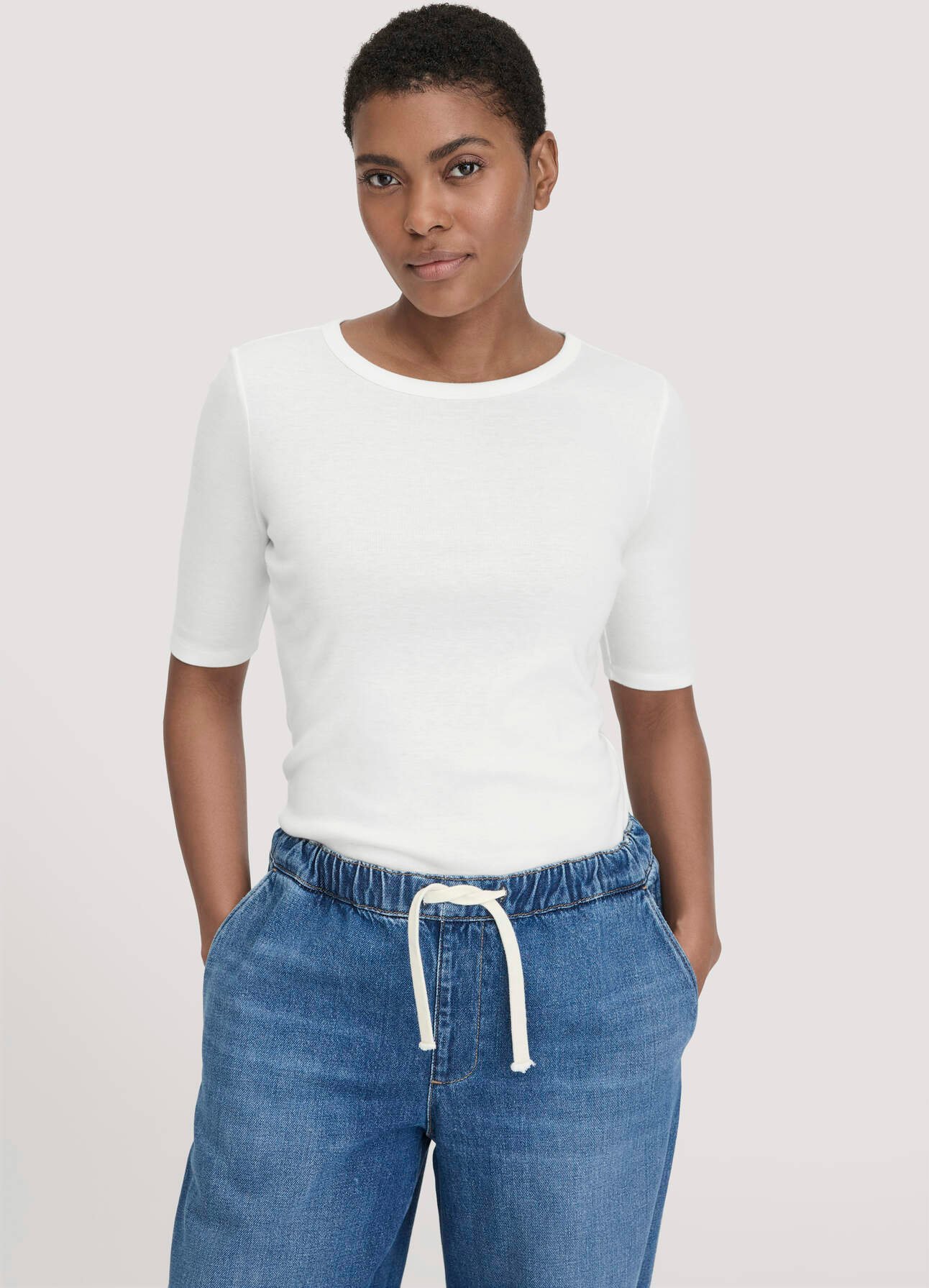 hessnatur Damen Softrib T-Shirt Fitted aus Bio-Baumwolle und TENCEL™ Modal - weiß - Größe 42