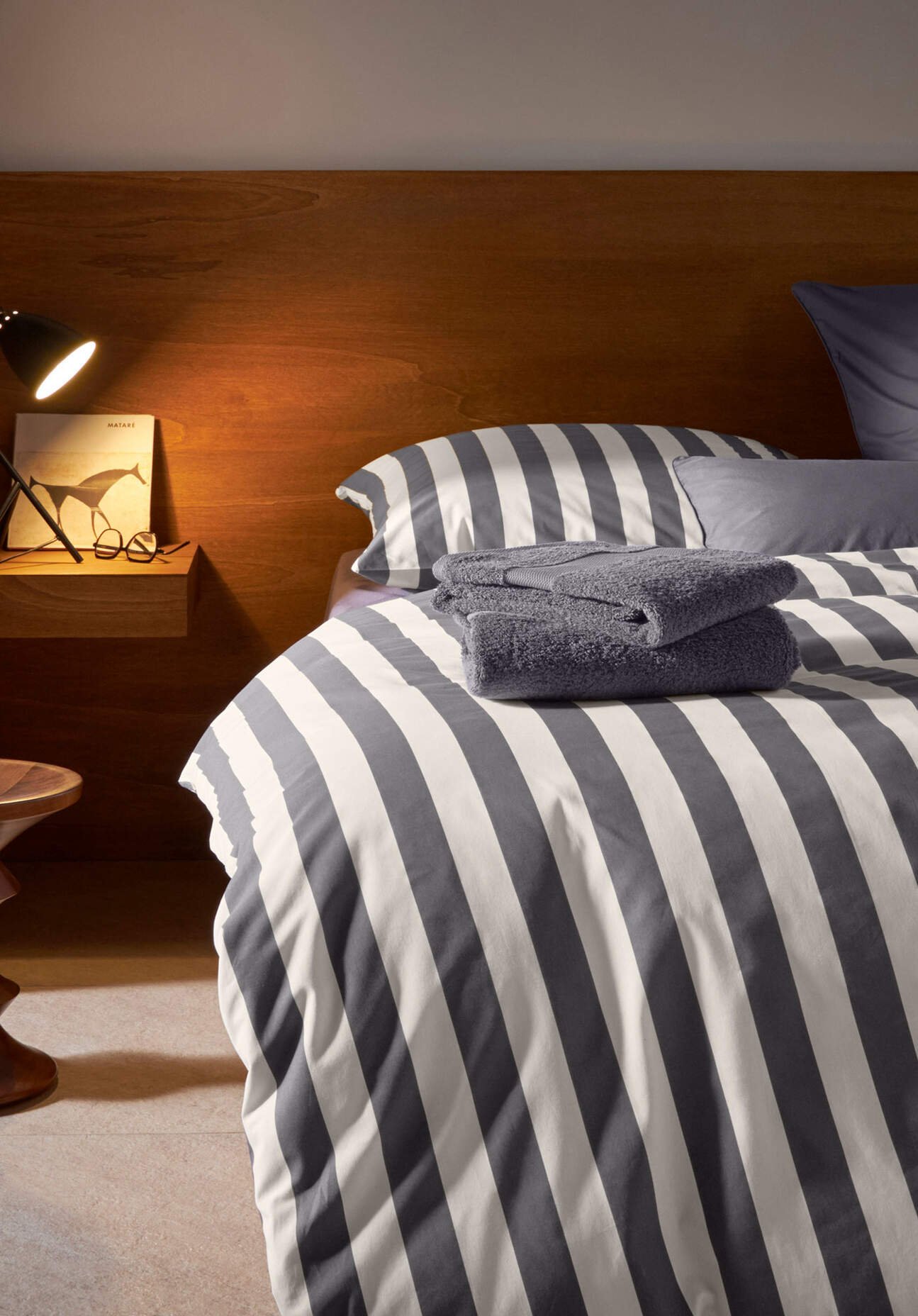 hessnatur Renforcé Bettwäsche-Set CANNES aus Bio-Baumwolle - grau - Größe 200x200 / 2x40x80 cm