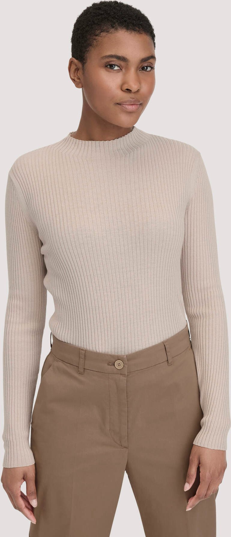 hessnatur Damen Strick Pullover Fitted aus TENCEL™ Lyocell mit Bio-Baumwolle - beige - Größe M
