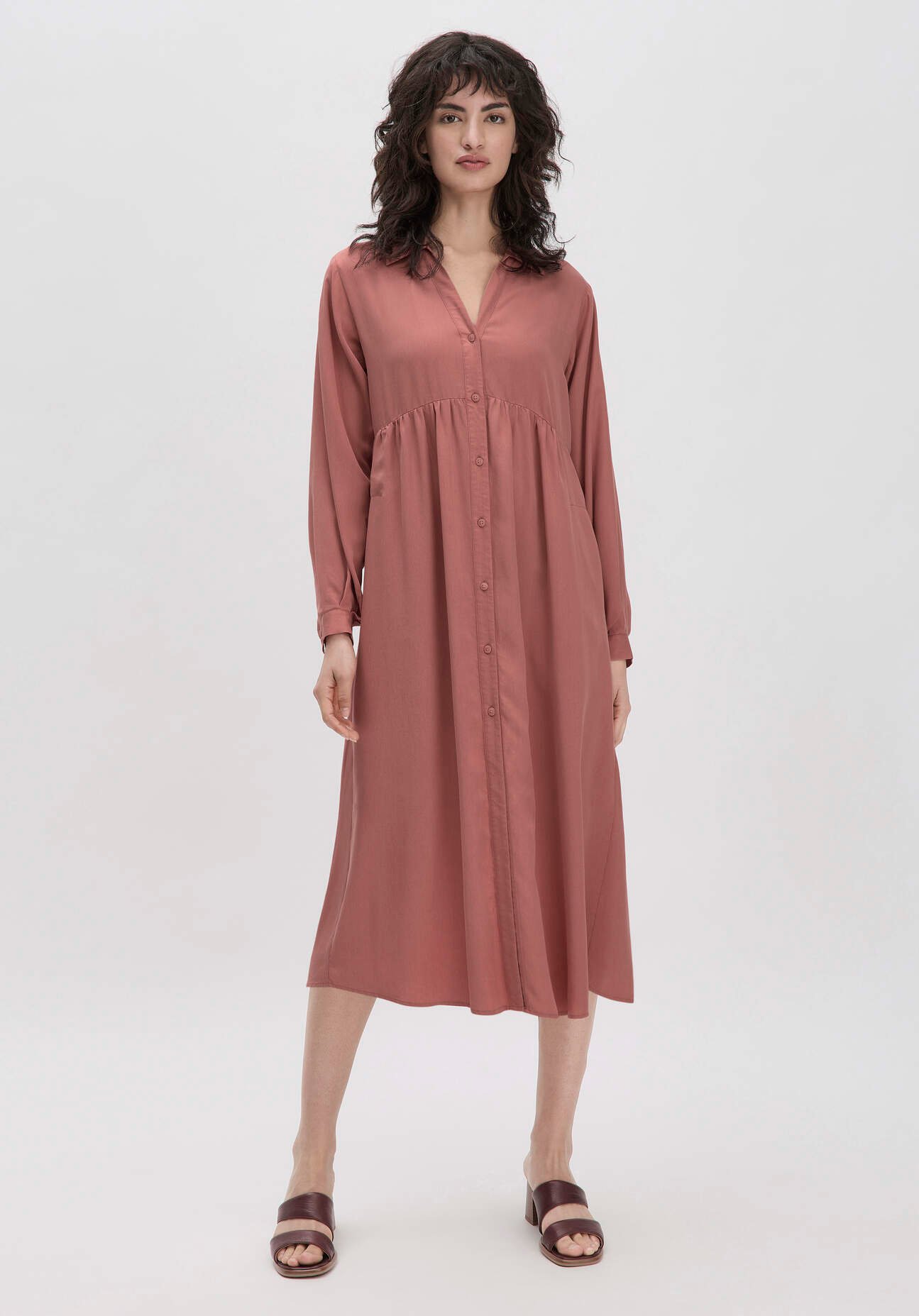 hessnatur Damen Kleid Midi Relaxed aus TENCEL™ Lyocell - braun - Größe 38