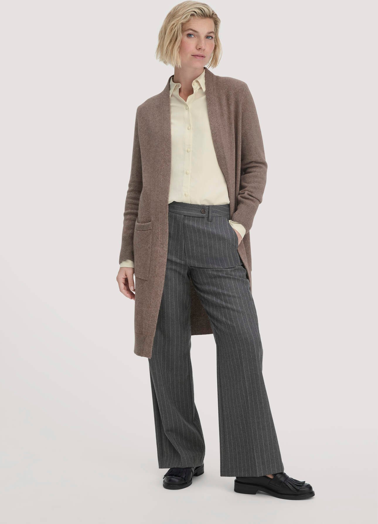 hessnatur Damen Strick Jacke Relaxed aus Bio-Merinowolle mit Bio-Baumwolle - braun - Größe XL