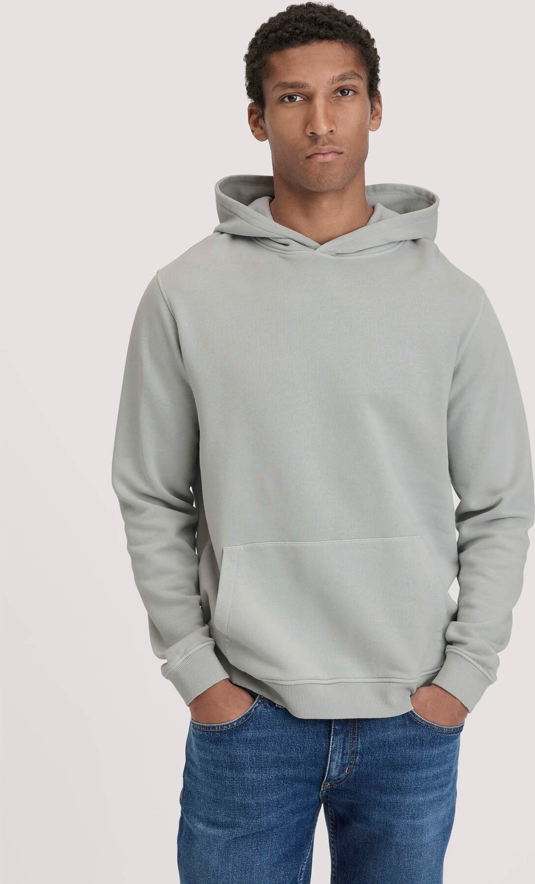 hessnatur Herren Sweathoodie Relaxed aus Bio-Baumwolle - grau - Größe 46