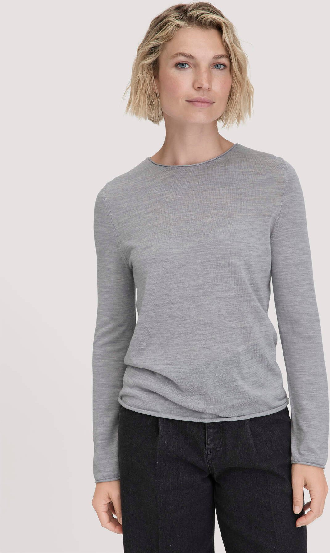 hessnatur Damen Strick Pullover Regular aus Bio-Merinowolle - grau - Größe M