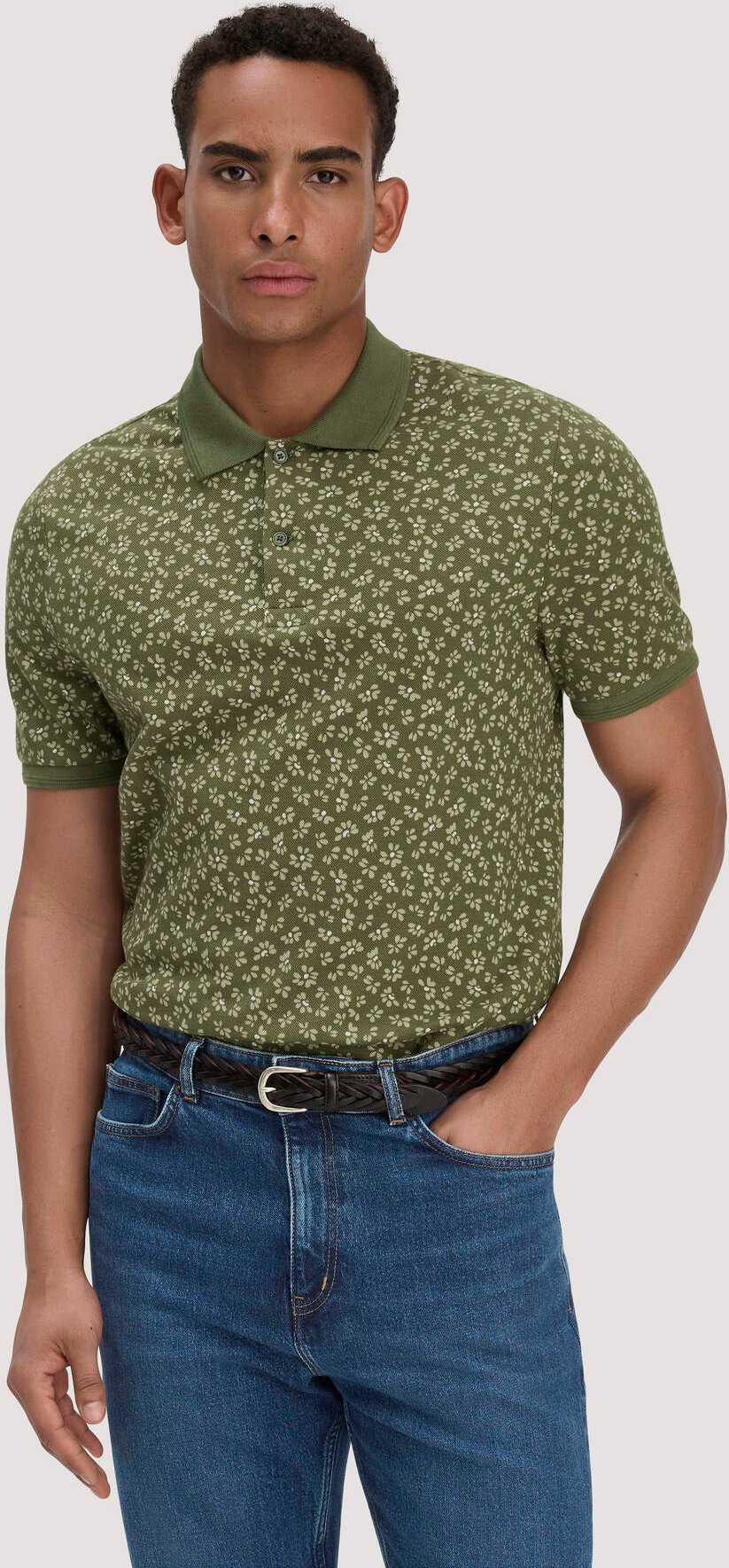hessnatur Herren Print Piqué Polo Relaxed aus Bio-Baumwolle - grün - Größe 48