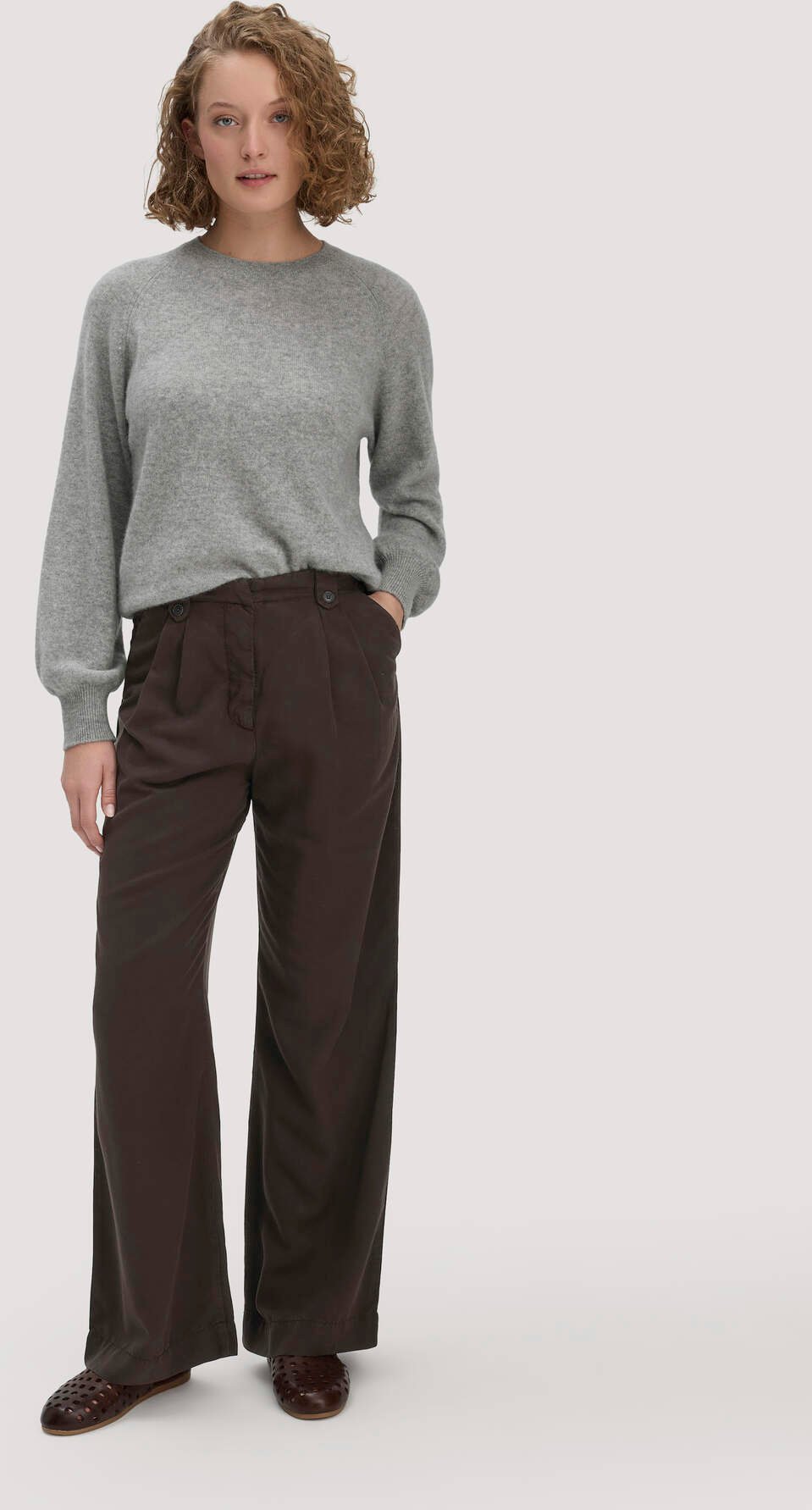 hessnatur Damen Bundfalten Hose Wide Leg aus TENCEL™ Lyocell - braun - Größe 34