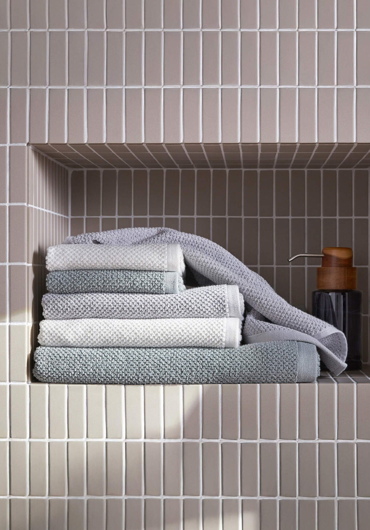 Thumbnail - hessnatur Frottier-Handtuch mit Struktur aus Bio-Baumwolle - grau - Größe 30x50 cm