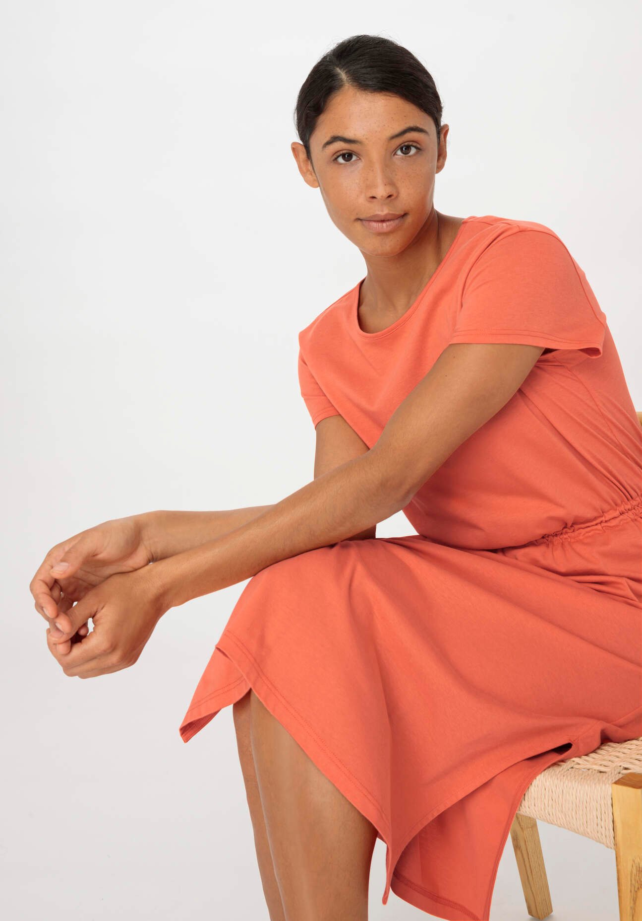 hessnatur Damen Jersey Kleid Midi Regular aus Bio-Baumwolle - orange - Größe 38