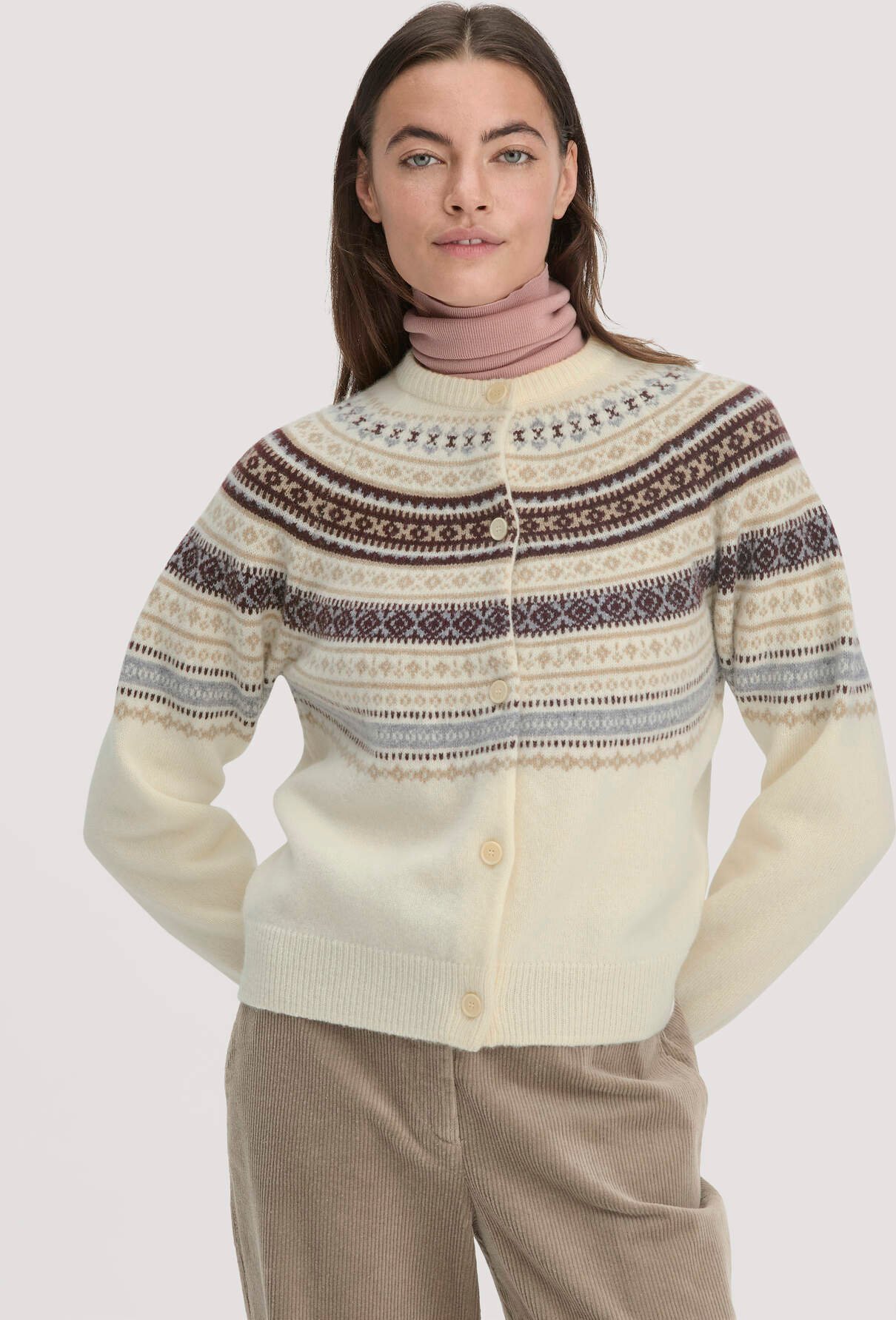 hessnatur Damen Strick Jacke Relaxed BETTER RECYCLING aus Bio-Merinowolle - beige - Größe S