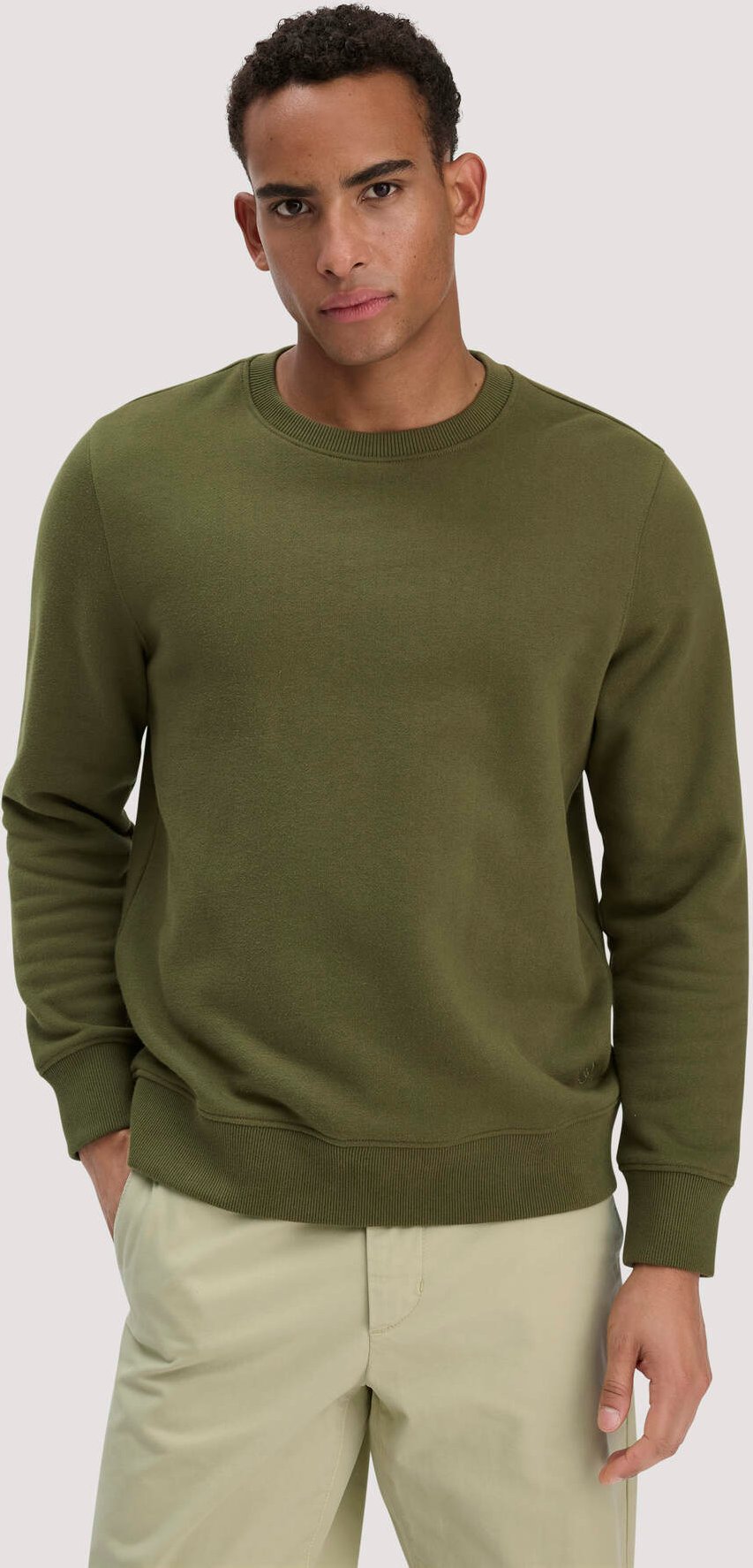 hessnatur Herren Sweatshirt Regular BETTERRECYCLING aus Bio-Baumwolle - grün - Größe L