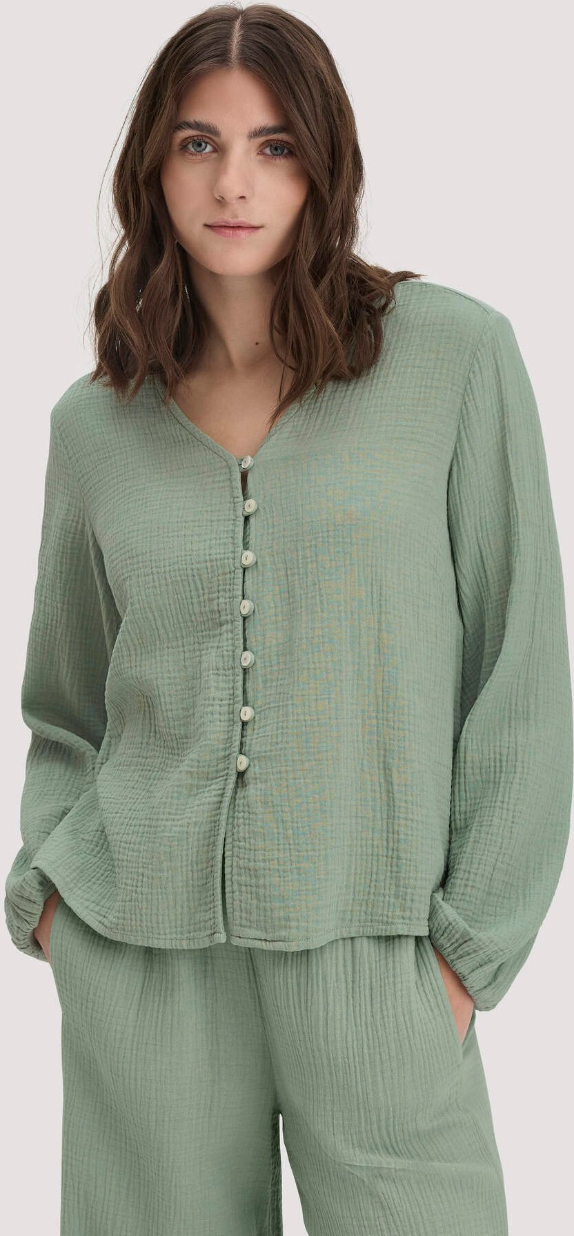 hessnatur Damen Bluse Relaxed aus Bio-Baumwolle - grün - Größe 48