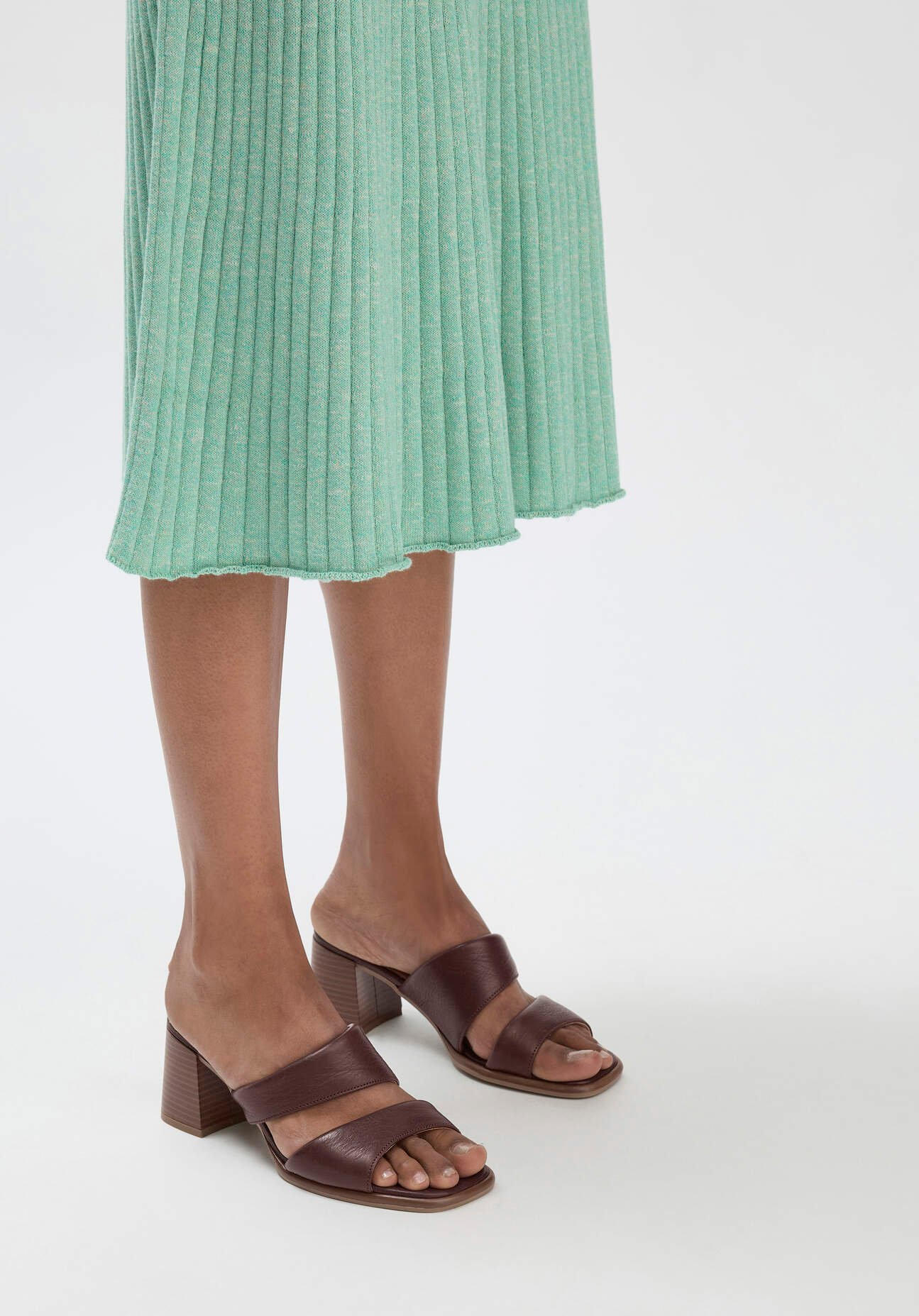 hessnatur Damen Pantolette mit Absatz aus chromfrei gegerbtem Leder - rot - Größe 37