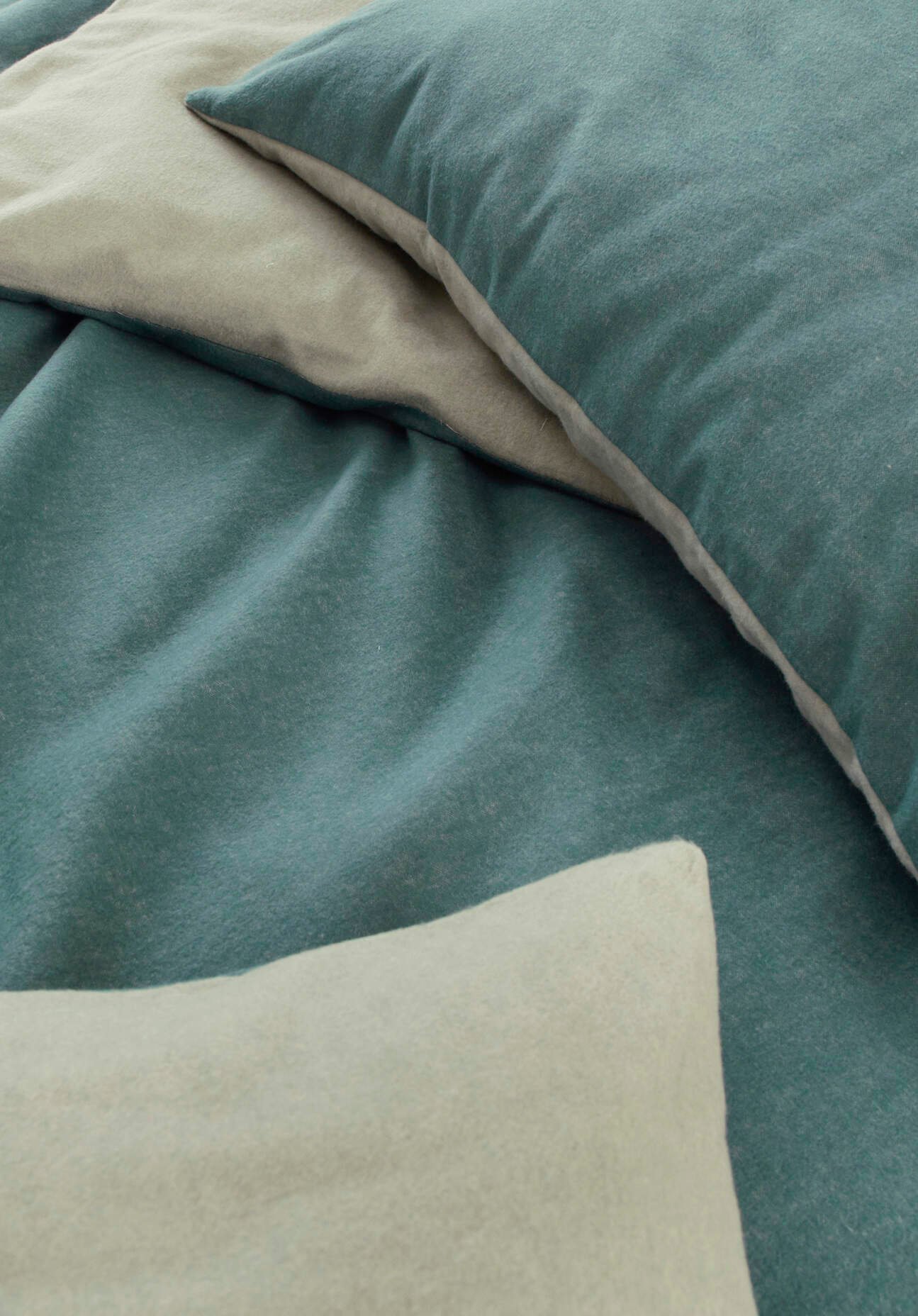 hessnatur Biber Wende-Bettwäsche-Set aus Bio-Baumwolle - grün - Größe 155x220 / 80x80 cm