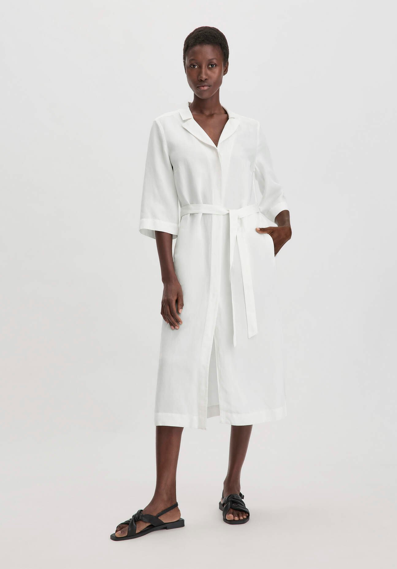 hessnatur Damen Kleid Midi Relaxed aus TENCEL Lyocell mit Leinen - weiß - Größe 40