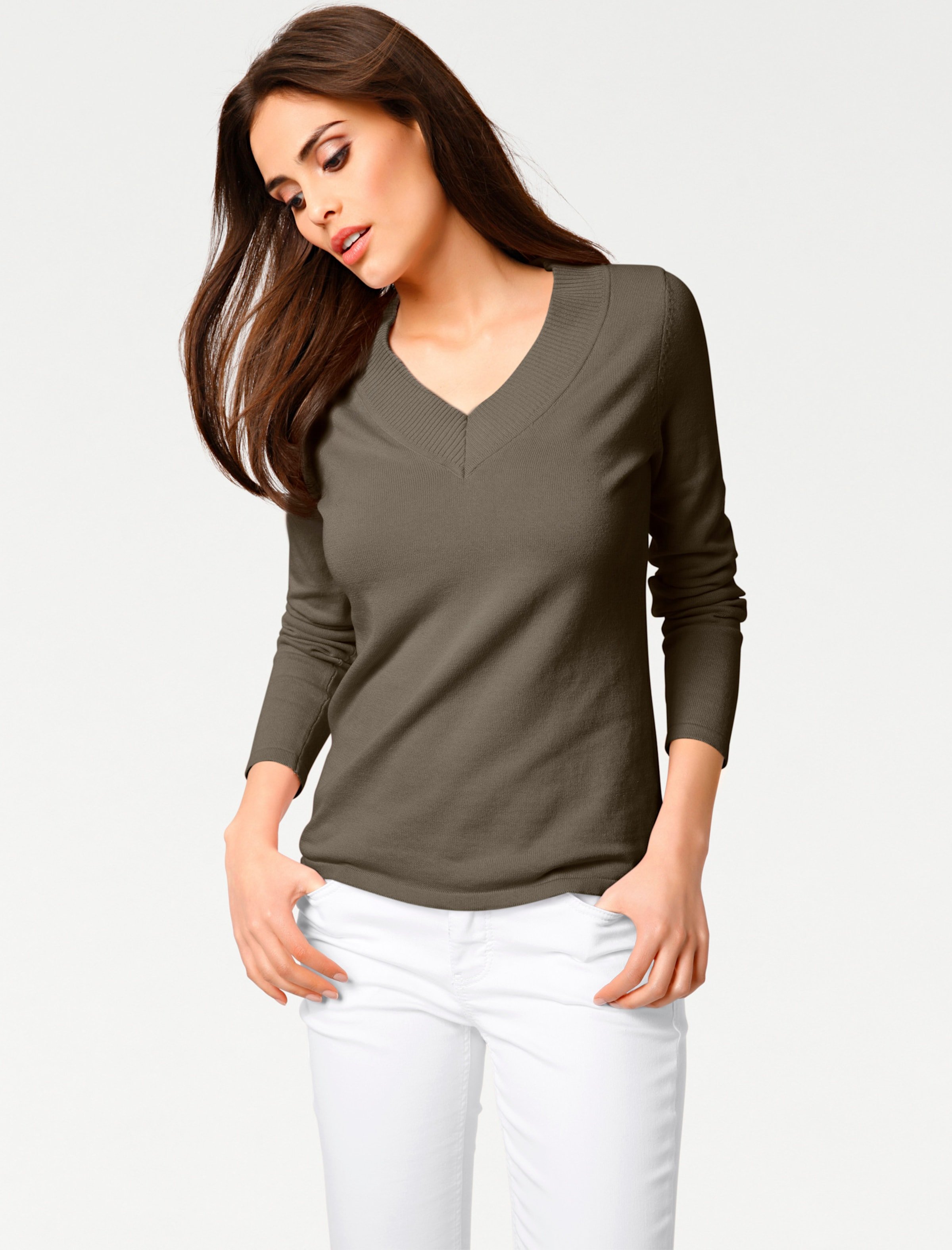 V-Ausschnitt-Pullover