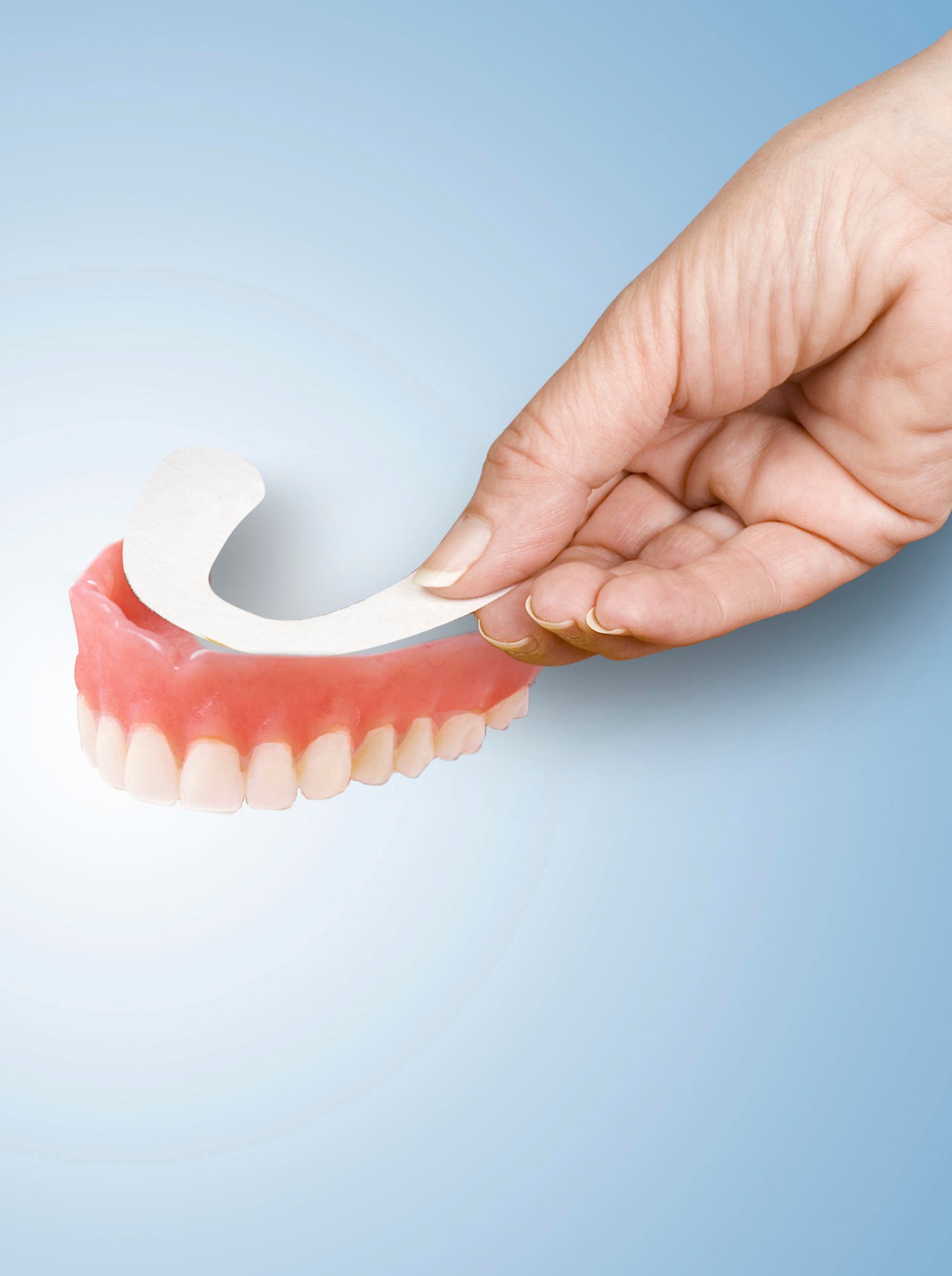 Prothesen-Haftplättchen