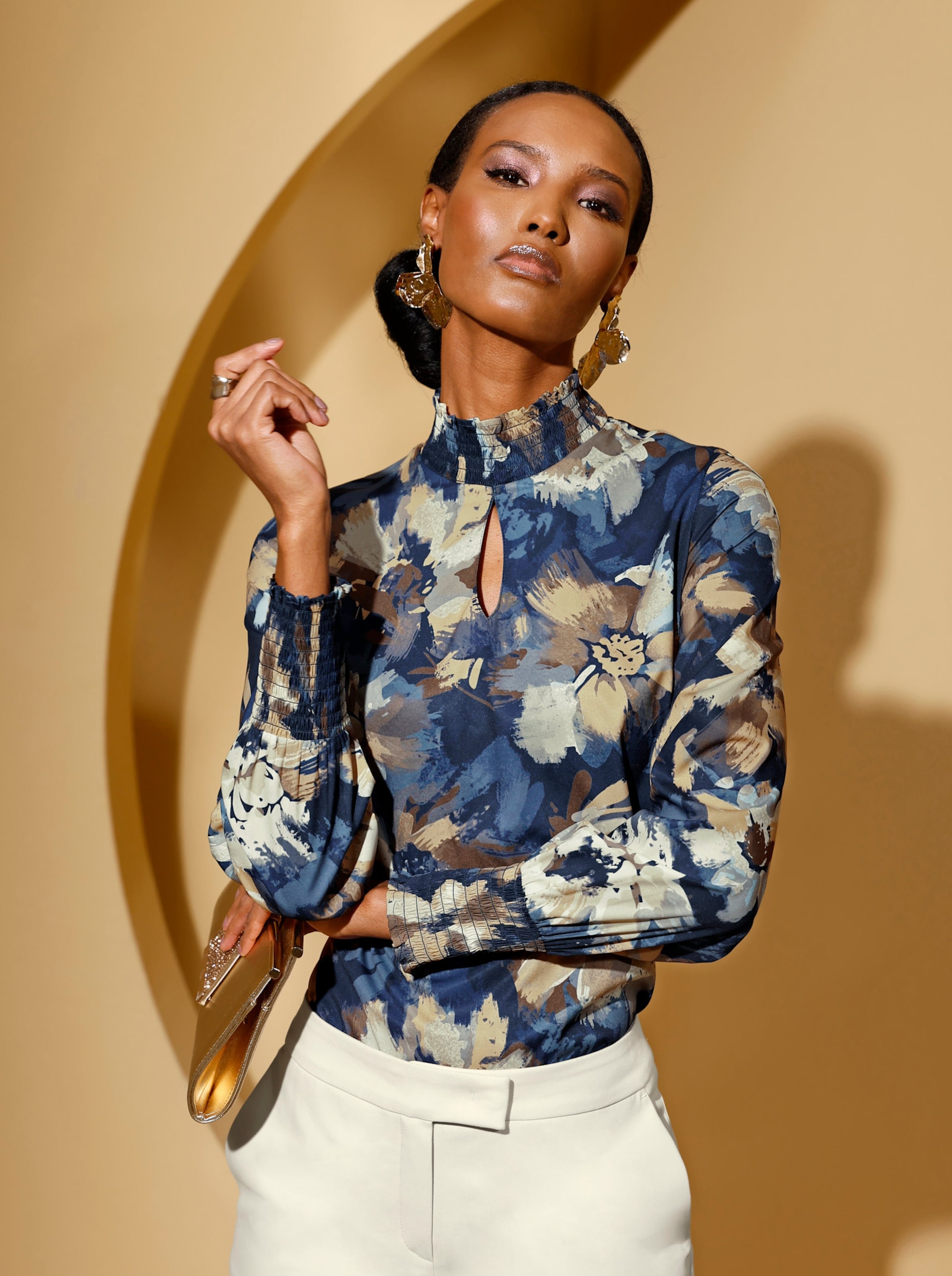 Bluse mit Stehkragen