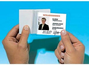 LMG Kaltlaminierfolien glänzend für Ausweisformat Vorderseite: 67 micron / Rückseite: 200 micron, 100 St.