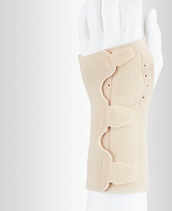 Thumbnail - FUTURO™ Handgelenkbandage Handgelenkschiene 47854DABI, Gr. M beige 15,9-19,0 cm, 1 St.