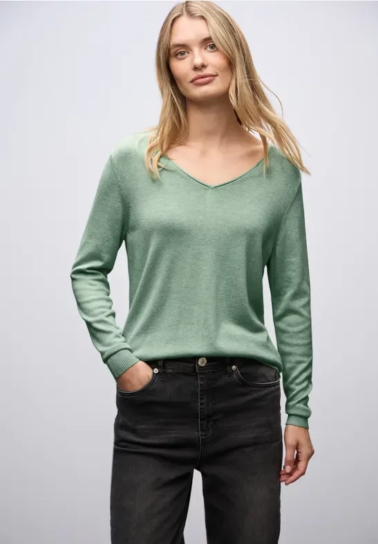 Thumbnail - V-Neck Pullover