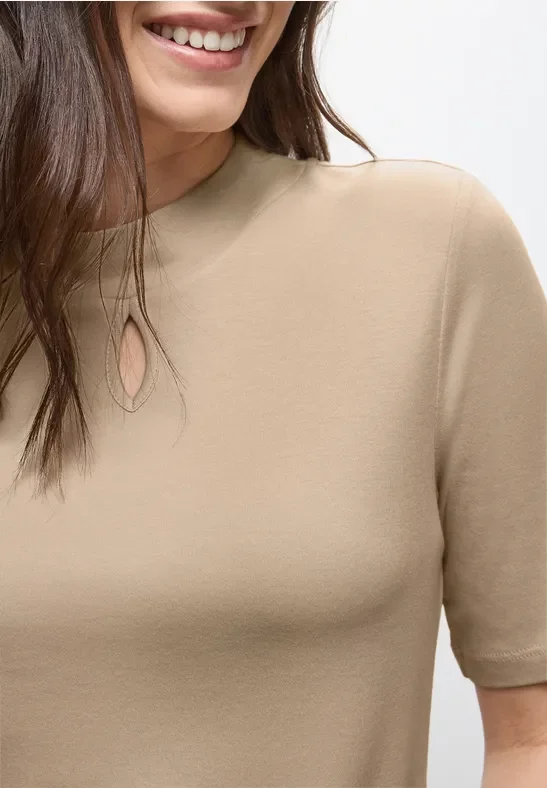 Shirt mit Cut-Out Detail