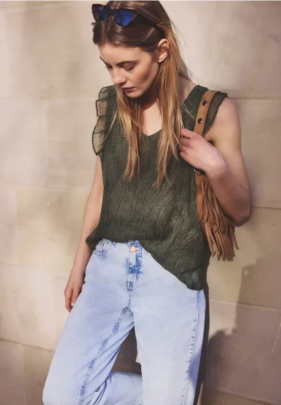 V-Neck Top aus Chiffon mit Volants