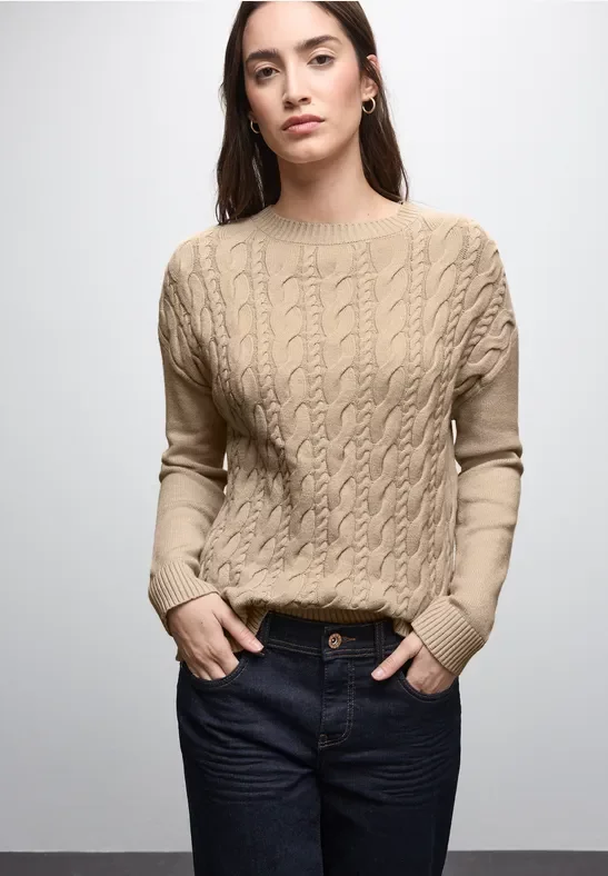 Pullover mit Zopfmuster