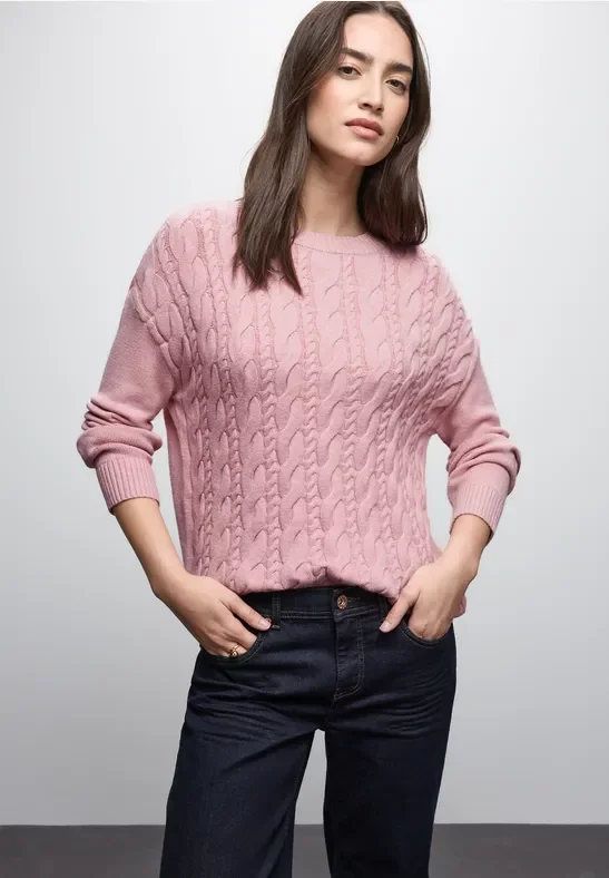 Pullover mit Zopfmuster