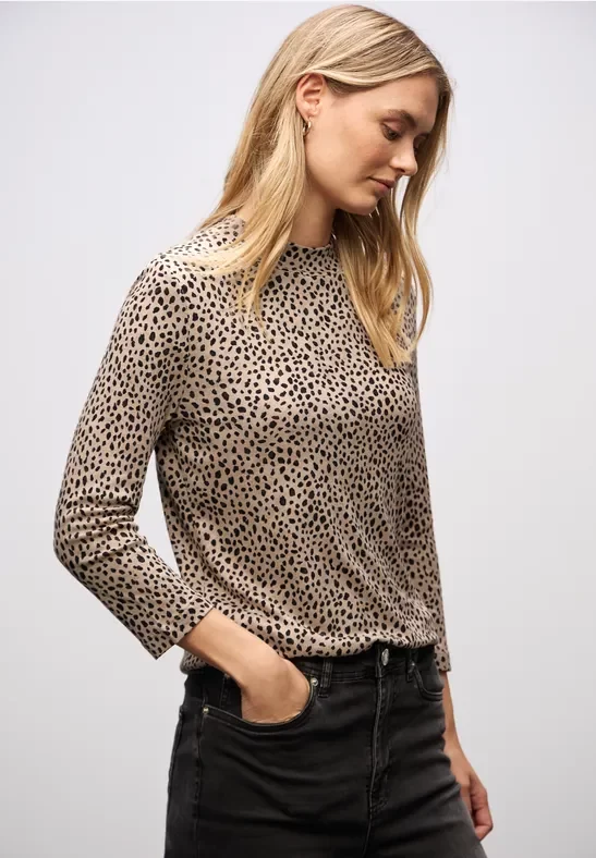 Basic Leo Turtleneck Shirt