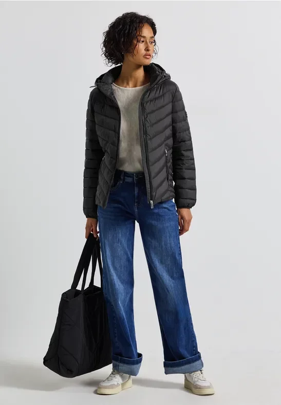 Jacke mit abnehmbarer Kapuze