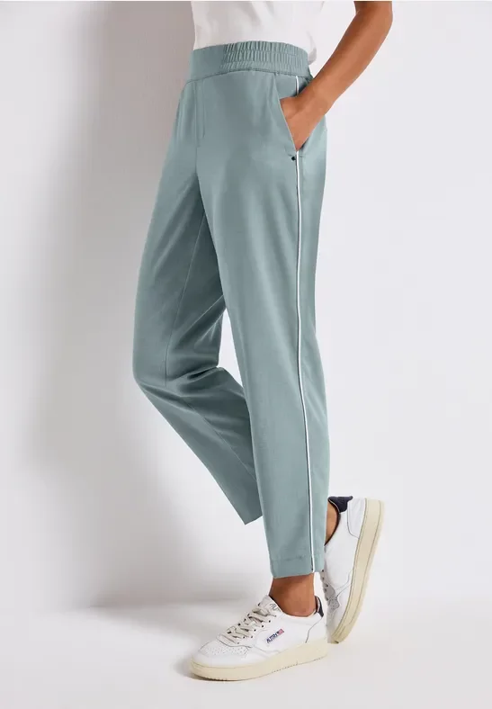 Hose mit Gallonstreifen