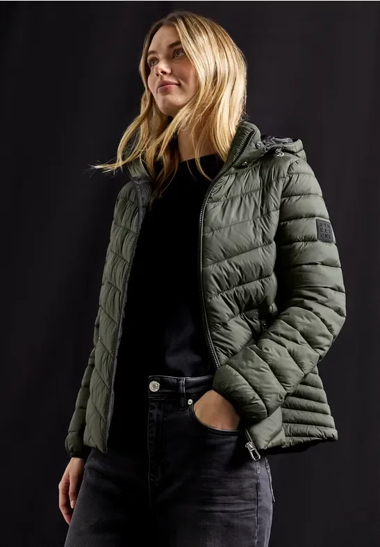 Jacke mit abnehmbarer Kapuze