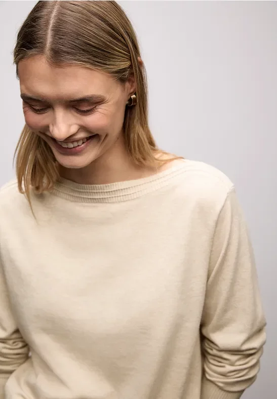 Basic U-Boot Pullover