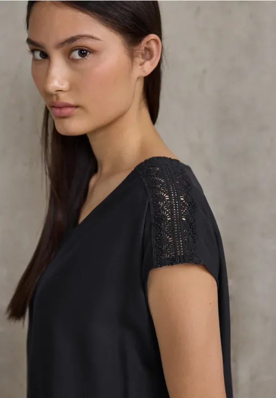 Blusenshirt mit Spitze